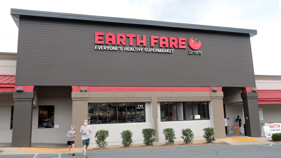 Specialty grocer Earth Fare is returning to the Charlotte area with up to 5 stores