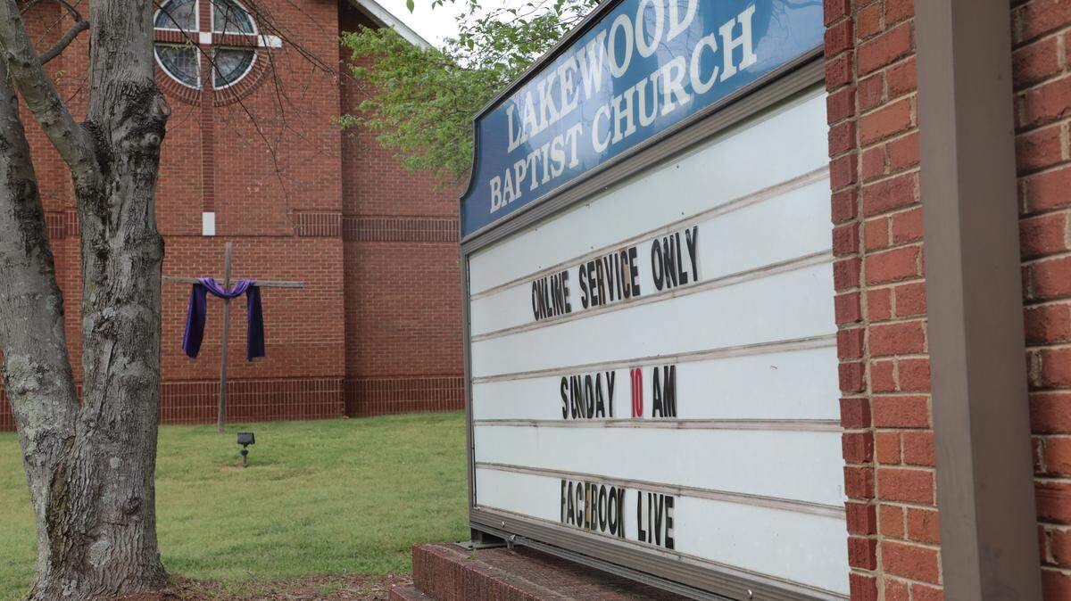 Lakeshore Baptist Church closes its doors and invites parishoners to watch the Sunday service on Facebook Live.