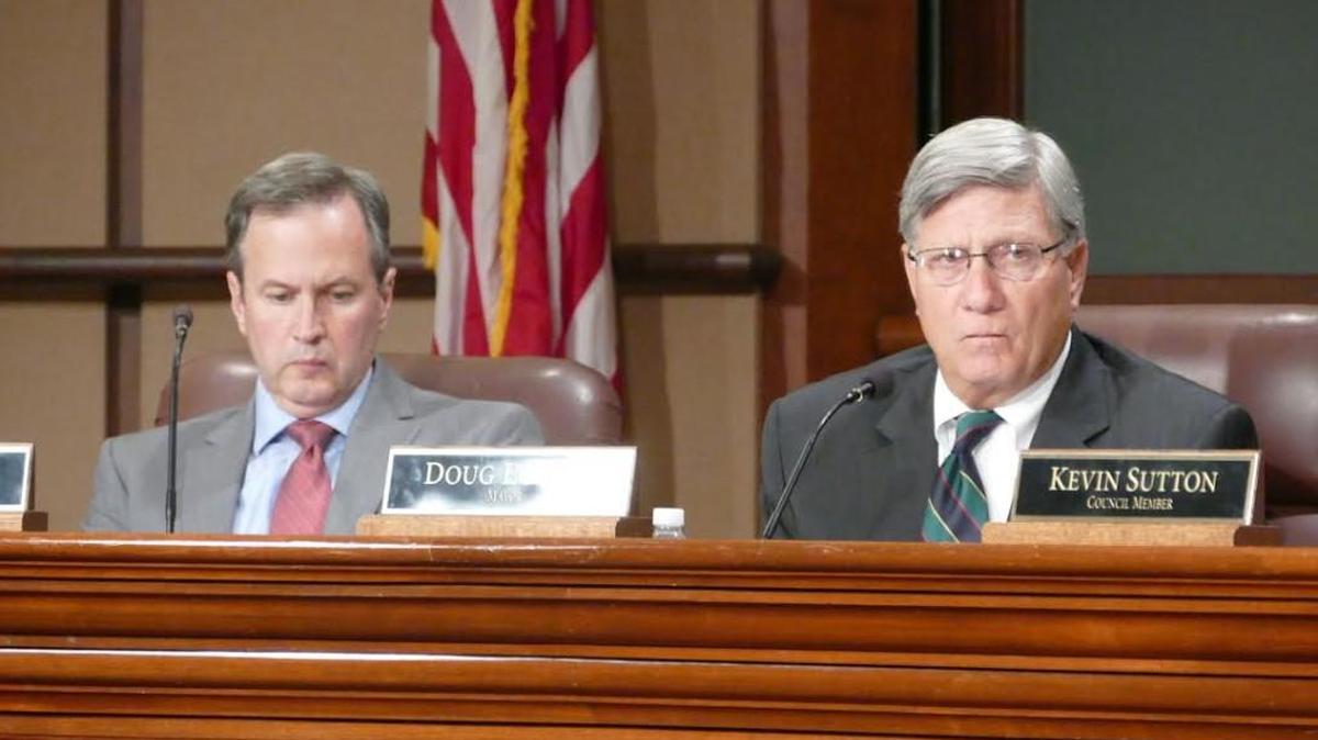 Council member Jim Reno and Rock Hill Mayor Doug Echols listen during Monday’s Rock Hill City Council meeting.