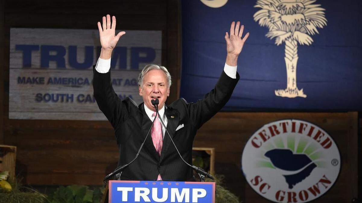 South Carolina Gov. Henry McMaster put out a proclamation Tuesday afternoon urging South Carolina residents to stand for the national anthem during the Super Bowl, Feb. 4. In this file photo, McMaster speaks during Donald Trump’s campaign stop Jan. 27, 2016, in Gilbert, S.C.