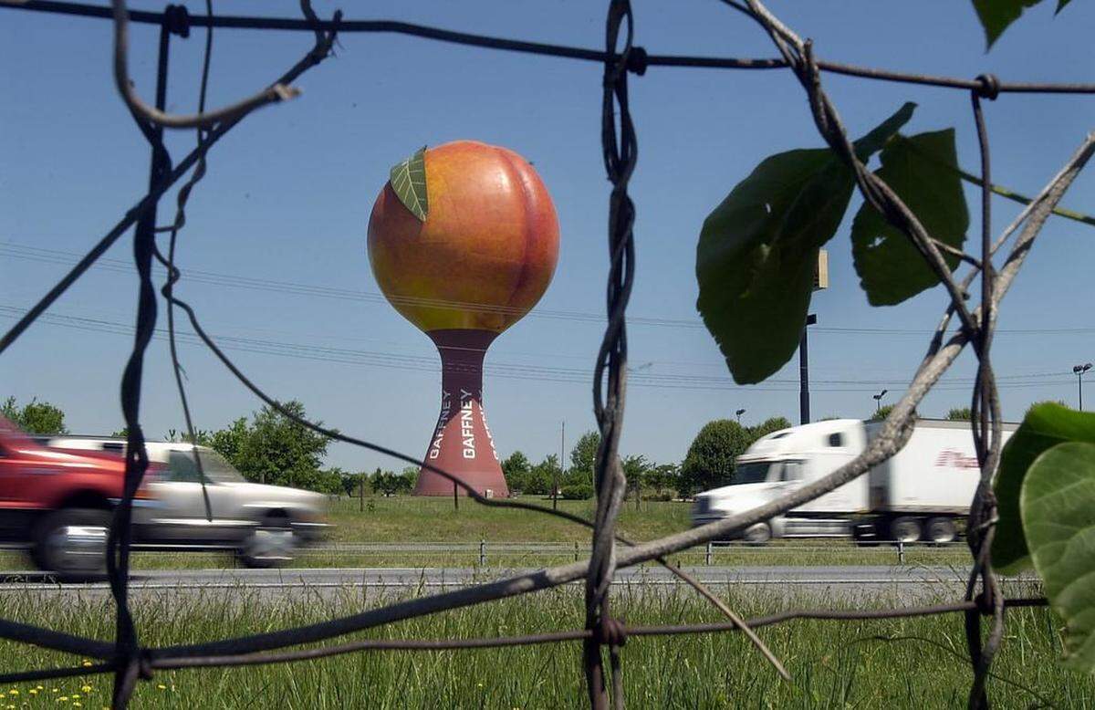 Peachoid, the 1 million gallon water tank on Interstate 85 in Gaffney. The landmark will be getting a paint job this spring.