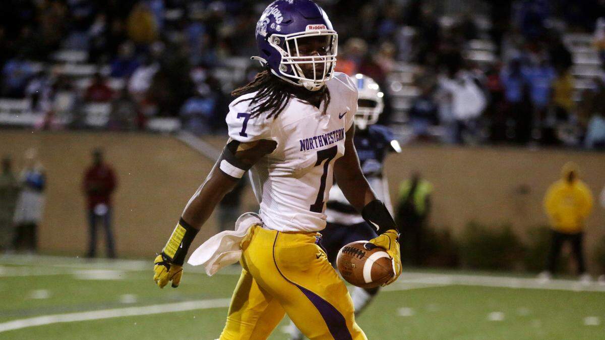 Northwestern’s Elijah Caldwell scores a touchdown Saturday at the Class 4A State Championship game in Columbia.
