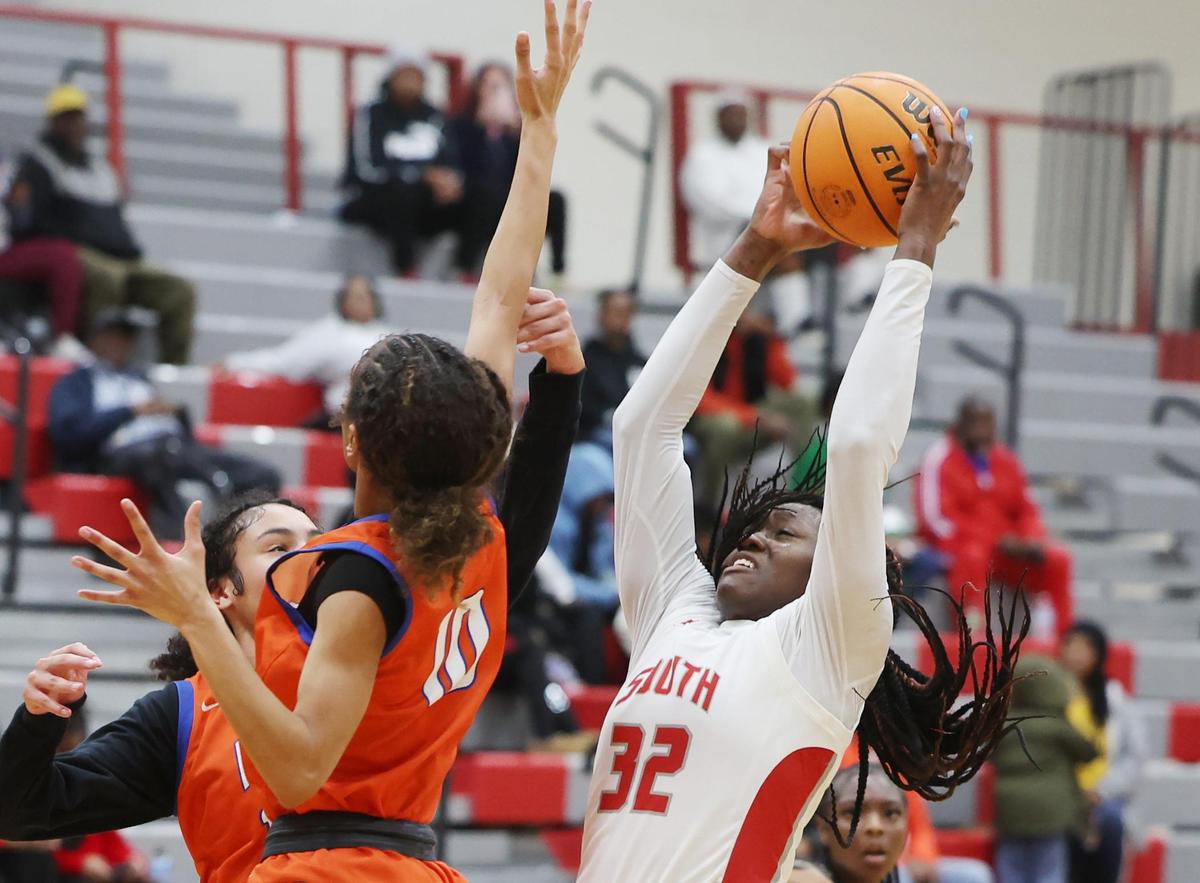 South Pointe’s JaNyia Cunningham takes the shot Thursday in Rock Hill.