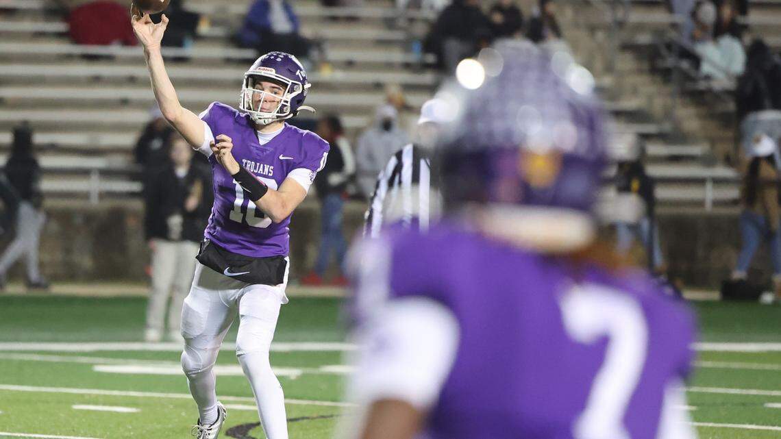 High school football roundup: South Pointe, Lewisville fall in regional finals