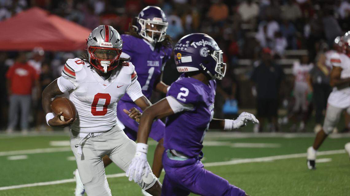 Carolinas Top 25 football poll: Hough High, from NC, holds onto the top spot