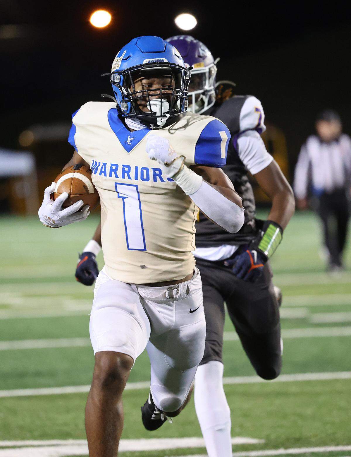 Indian Land’s Omarion Davis carries the ball Friday, Nov. 22, 2024 in Rock Hill, S.C.