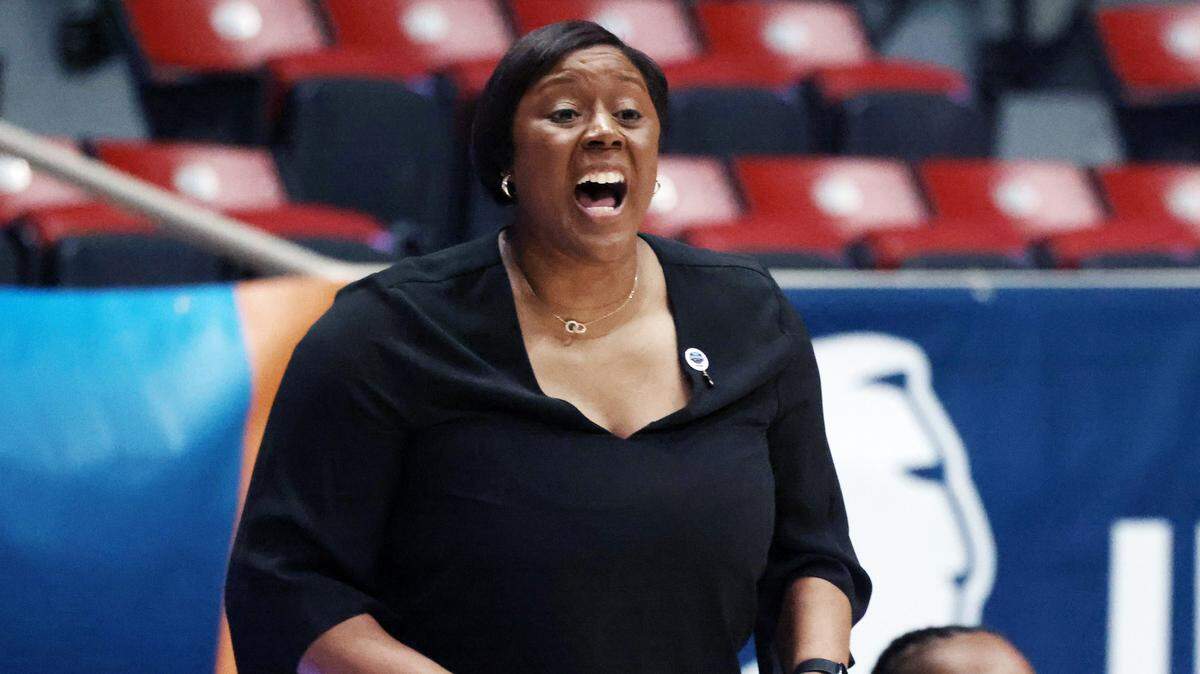 Winthrop women’s head basketball coach Semeka Randall Lay coaches her team Wednesday at the Big South Tournament in Charlotte.