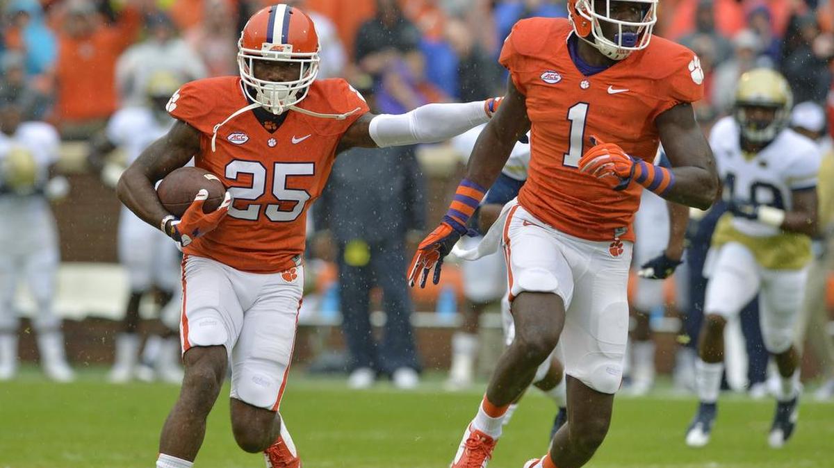 
Clemson’s Cordrea Tankersley (25) gets blocking help from Jayron Kearse while running back an interception during the first half in a game against Georgia Tech on Saturday.
