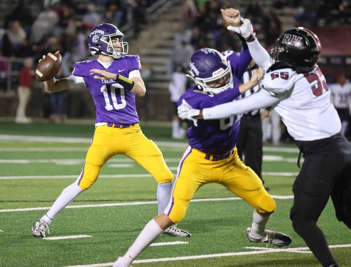 Northwestern’s Finley Polk looks for an opening Friday, Oct. 18, 2024 in Rock Hill, S.C.