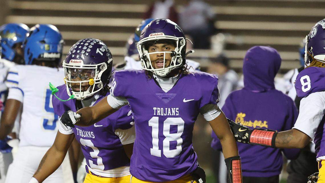 Friday’s SC high school football playoff scores, plus the Round 2 schedule