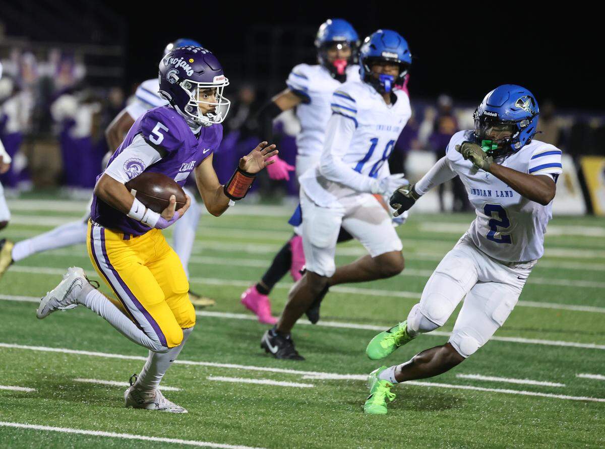 Indian Land's Sequel Patterson puts pressure on Northwestern's Xavier Means during their Oct. 31, 2025 game. 