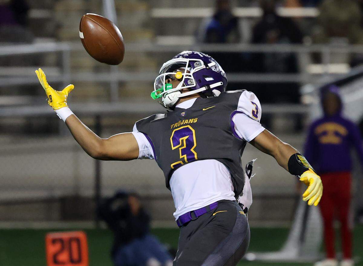 Northwestern's Kameron Vance misses the ball Friday, Nov. 14, 2025 in Rock Hill, S.C.