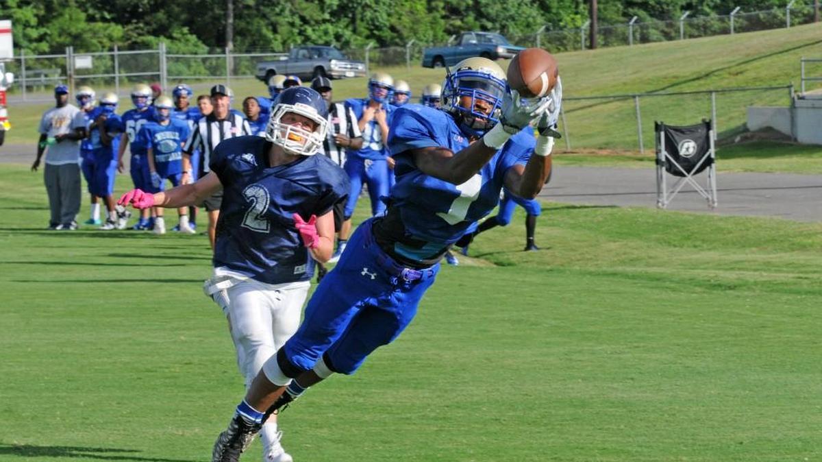 If preseason scrimmages were any indicator, Lewisville’s Mike Hill is in for a big season.