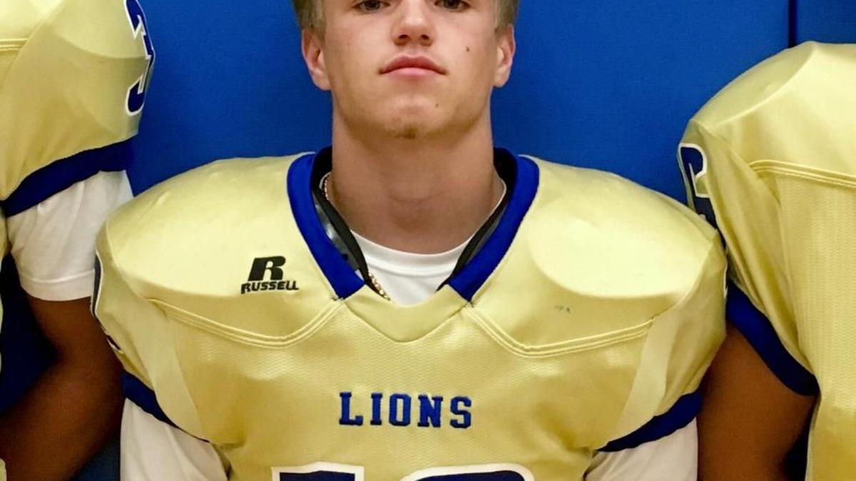 Johnny Courtney’s grades and elusiveness lead Lewisville coach Will Mitchell to believe that his senior would make a great college football player, even if Division I schools won’t look at him because of his small stature.