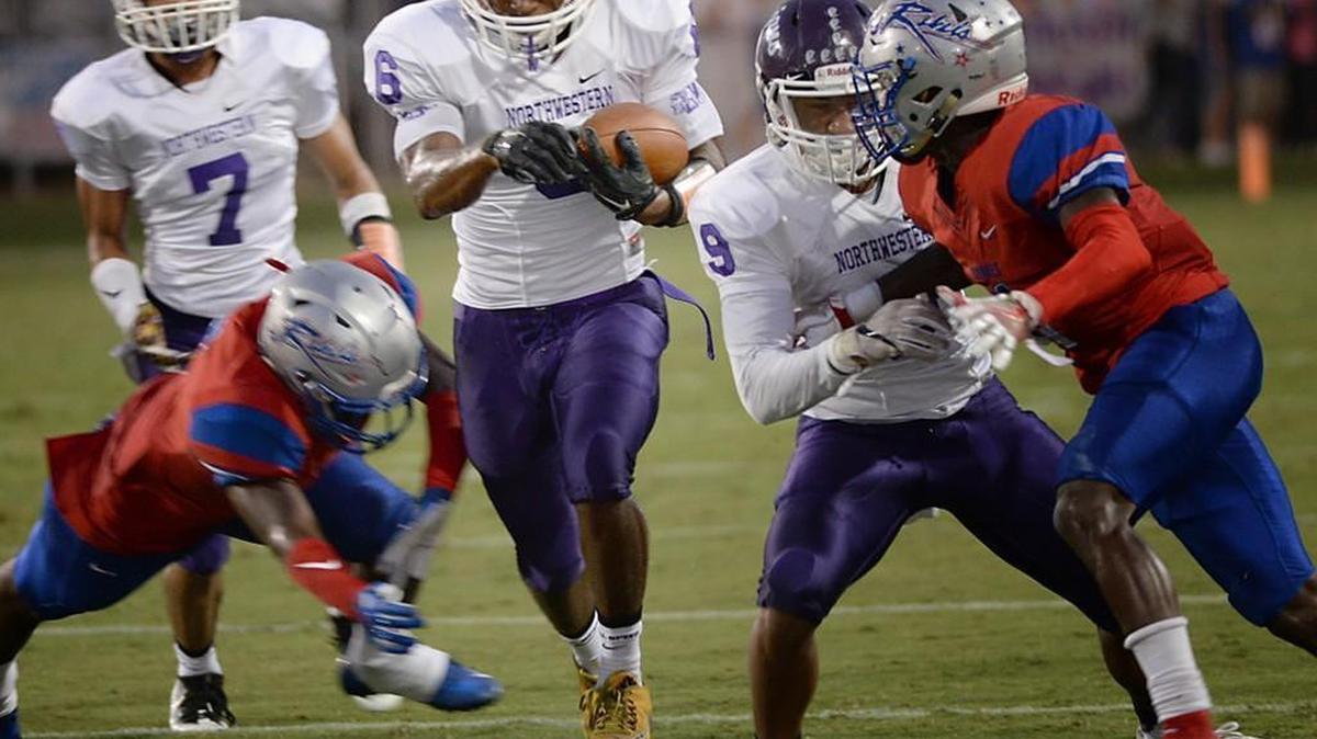 Northwestern will lean on senior Dequez Harris’ running and catching abilities in 2017.