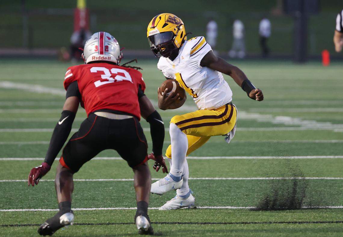West Charlotte's Jamouri Nichols tries to avoid South Pointe's Darien Judge Friday, Sept. 5, 2025 in Rock Hill, S.C.