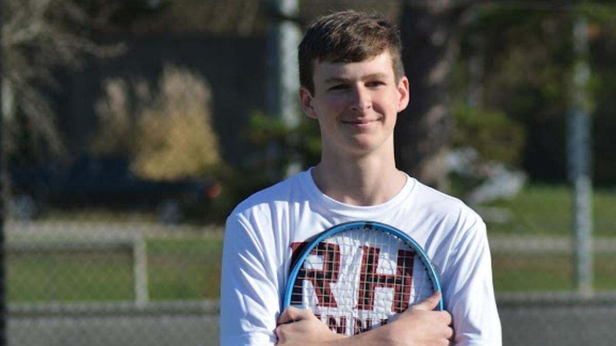 Wilson, a senior, won all three of his matches in straight sets, winning 36 of 39 games.