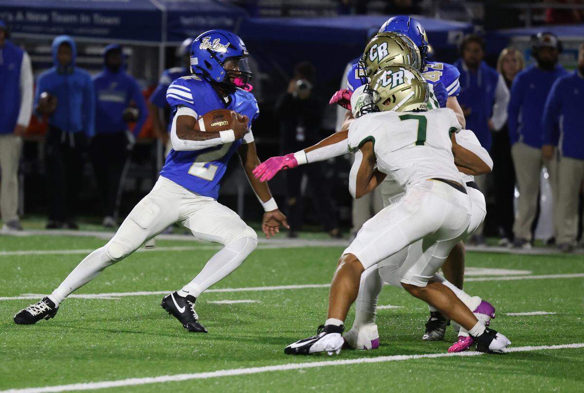 Indian Land’s Sequel Patterson (2) carries the ball on Friday, Oct. 11, 2024 in Indian Land, S.C.