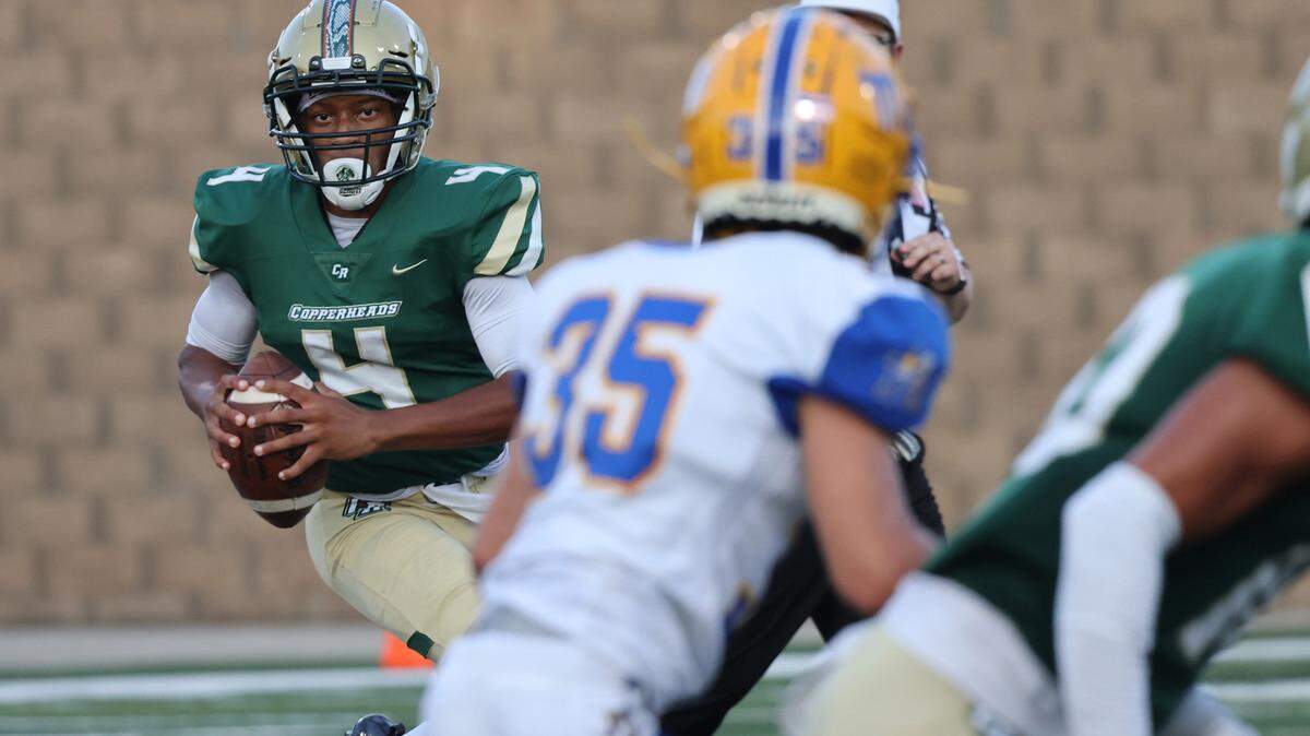 Catawba Ridge’s Davin Latimer looks for an opening Friday, Aug. 18, 2023.