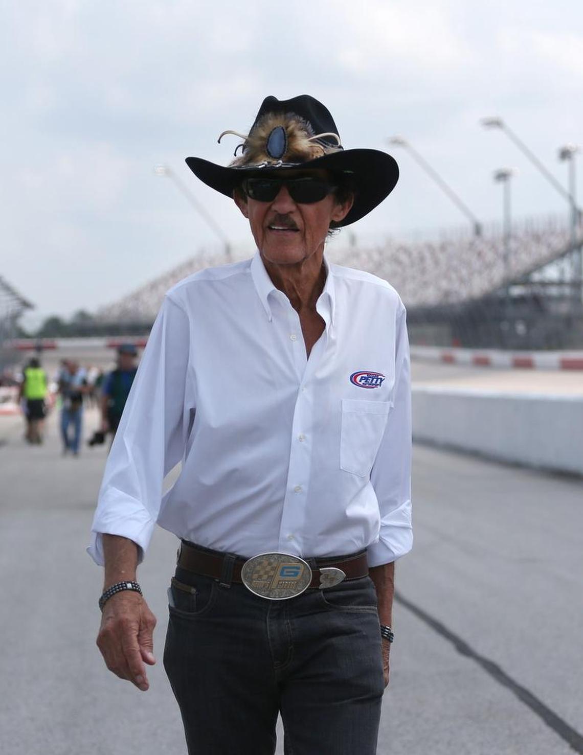 At a Darlington “throwback,” Richard “The King” Petty joined the weekend’s events. The track was never a gimme for him.