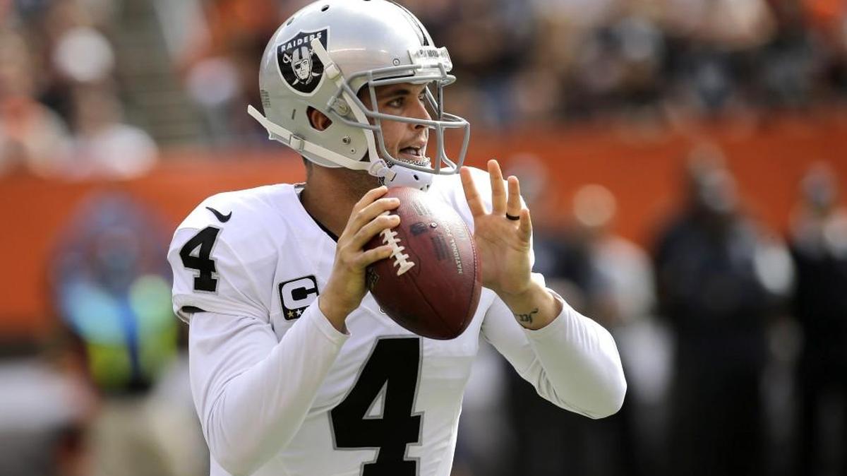 
Oakland QB Derek Carr’s fantasy football stock is surging after two big performances.

