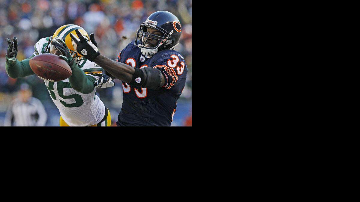 
Cornerback Charles Tillman (33), who spent 12 seasons with the Chicago Bears before being signed to a one-year deal with the Carolina Panthers on Thursday, says he still believes he can be an every-down player. 

