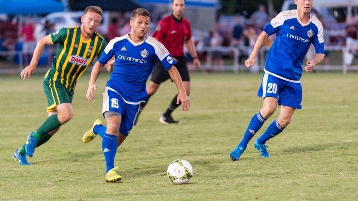 Martinez brothers re-sign with Charlotte Independence for 2016