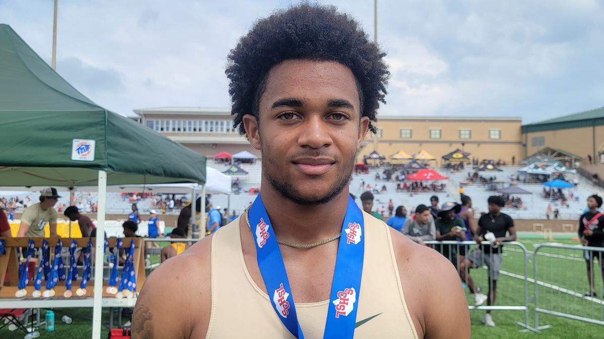 Andre Hodge of Catawba Ridge High School is a 2022 track and field state champion.