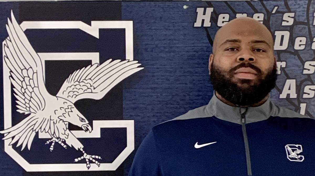 Darris Jackson has been named Clover’s next high school basketball coach.