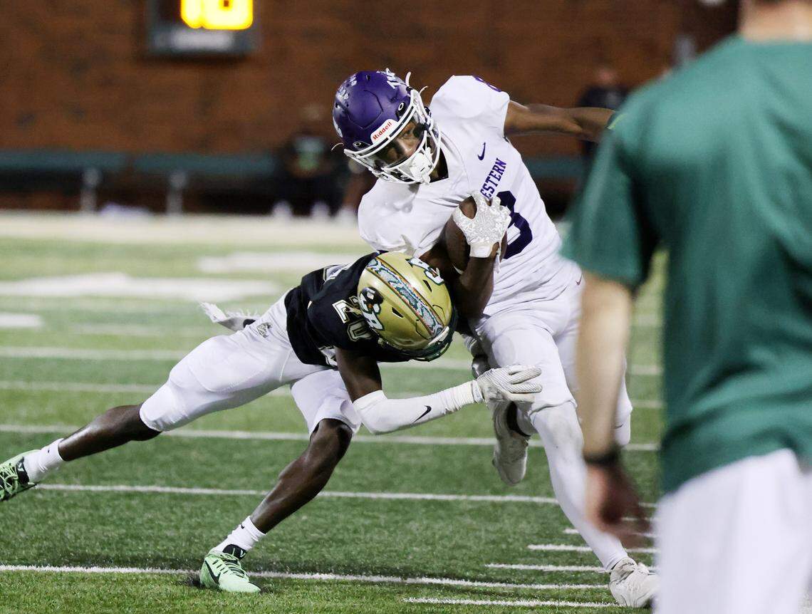 Catawba Ridge’s Josh Dobson tackles Northwestern’s Zymier Gordon-Miles Friday, Sept. 27, 2024 in Fort Mill, S.C.