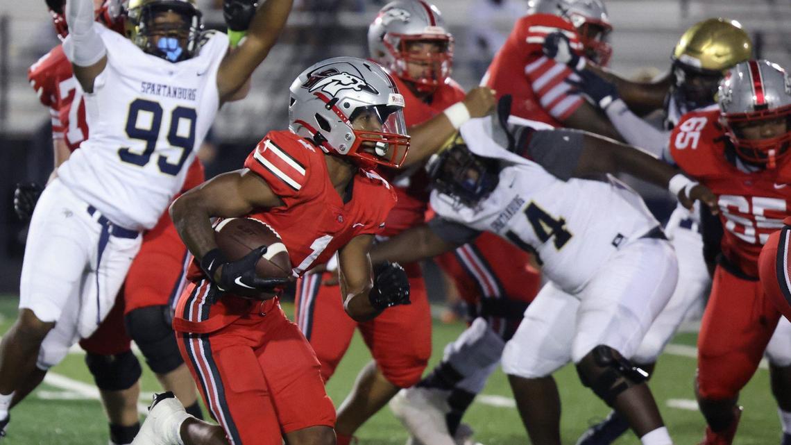 Who are the best high school football teams in North, South Carolina? Check our rankings